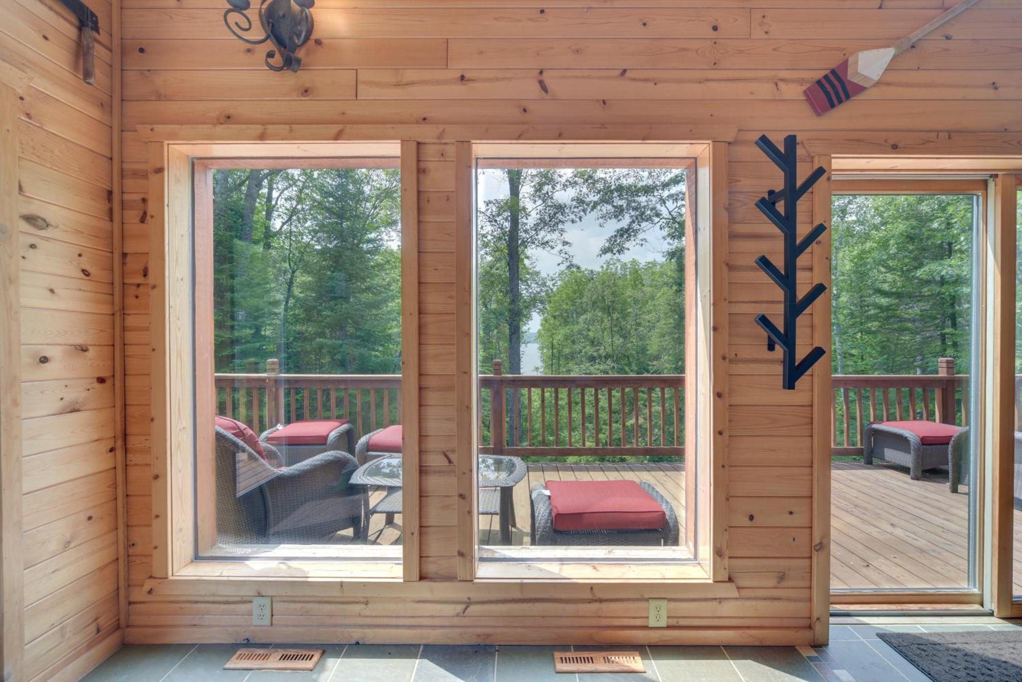 Scenic Hayward Lake View Retreat With Fire Pit Buitenkant foto