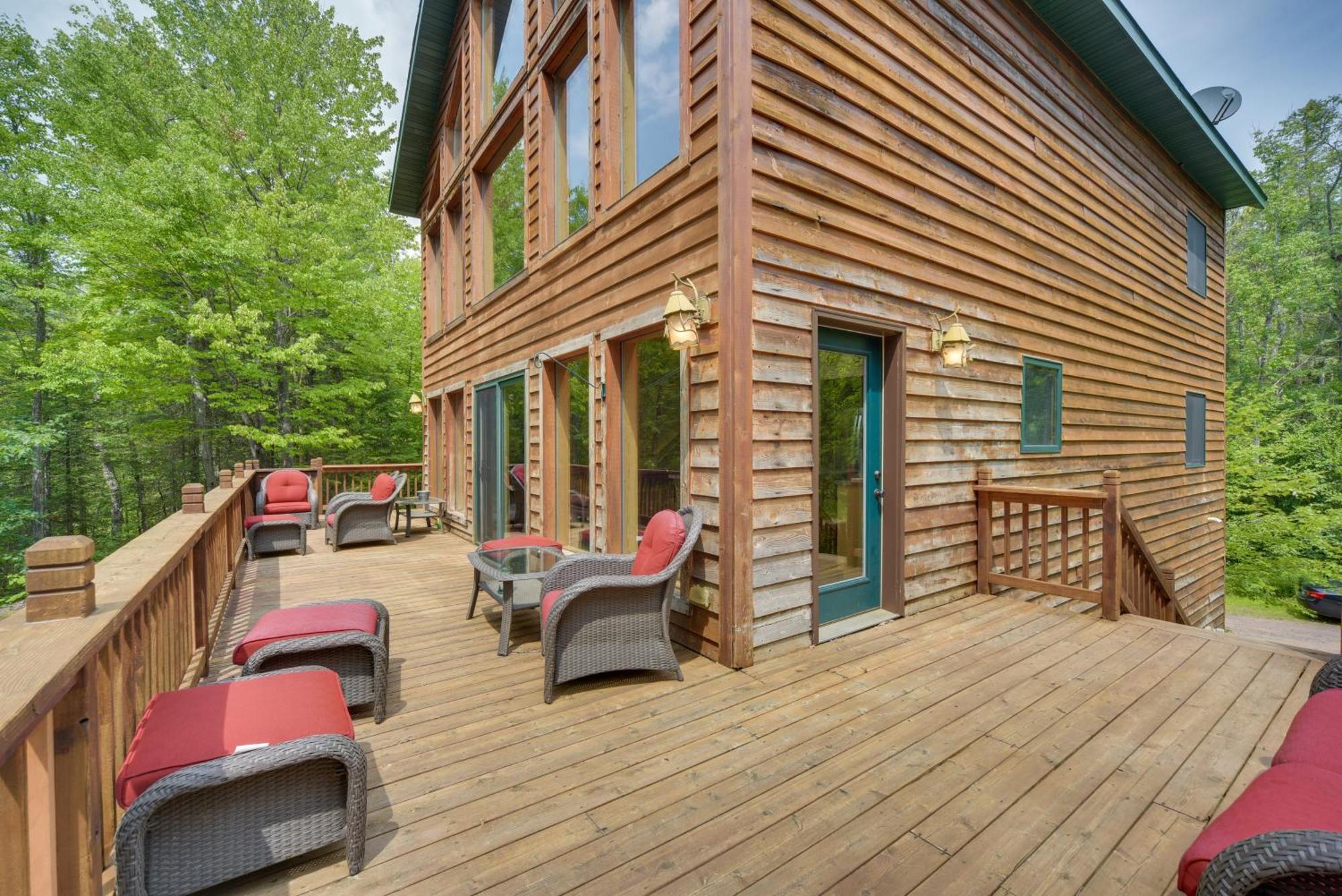 Scenic Hayward Lake View Retreat With Fire Pit Buitenkant foto